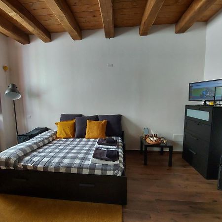 Appartement Il Caddi - Caratteristico Monolocale In Pieno Centro Storico à LʼAquila Extérieur photo