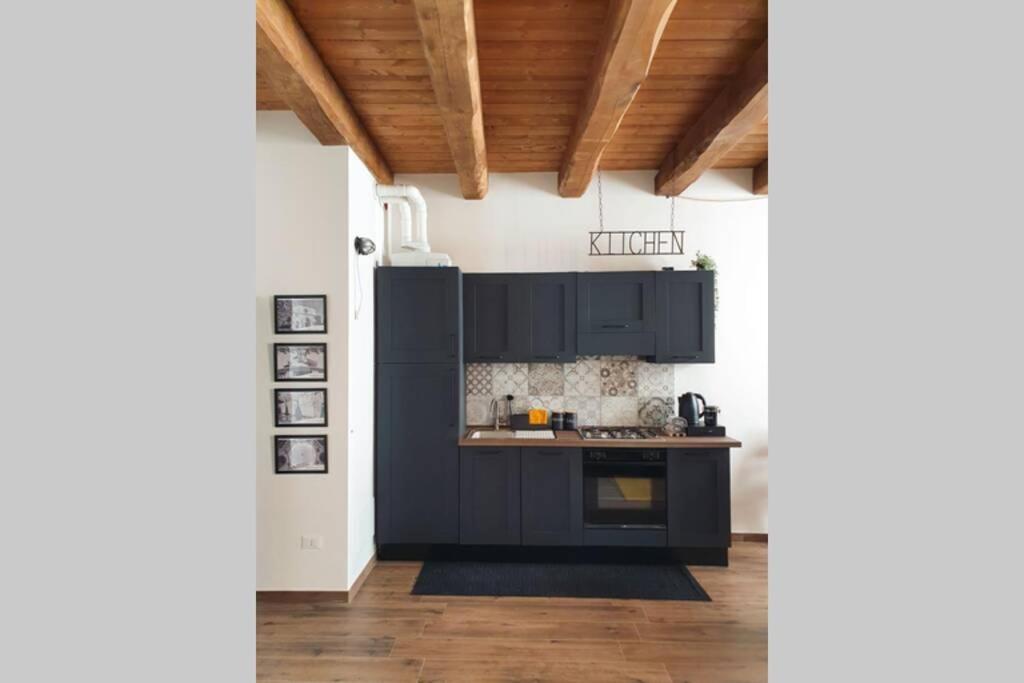 Appartement Il Caddi - Caratteristico Monolocale In Pieno Centro Storico à LʼAquila Extérieur photo