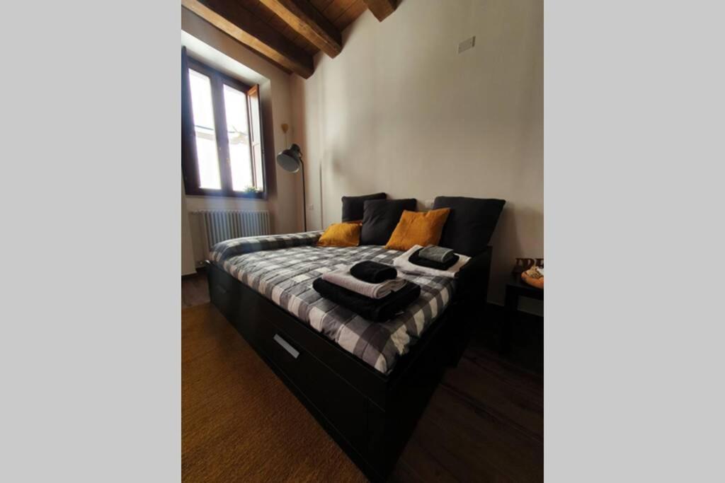 Appartement Il Caddi - Caratteristico Monolocale In Pieno Centro Storico à LʼAquila Extérieur photo