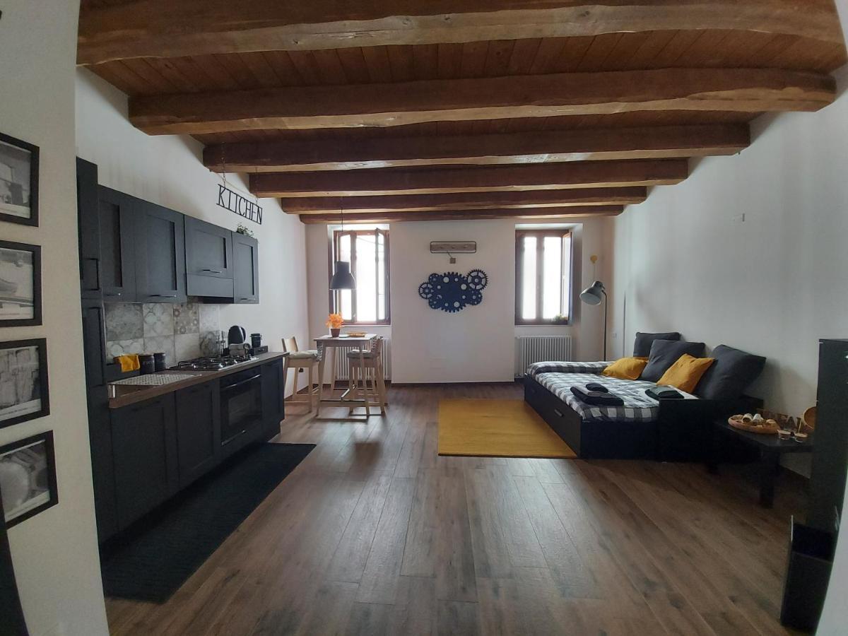 Appartement Il Caddi - Caratteristico Monolocale In Pieno Centro Storico à LʼAquila Extérieur photo