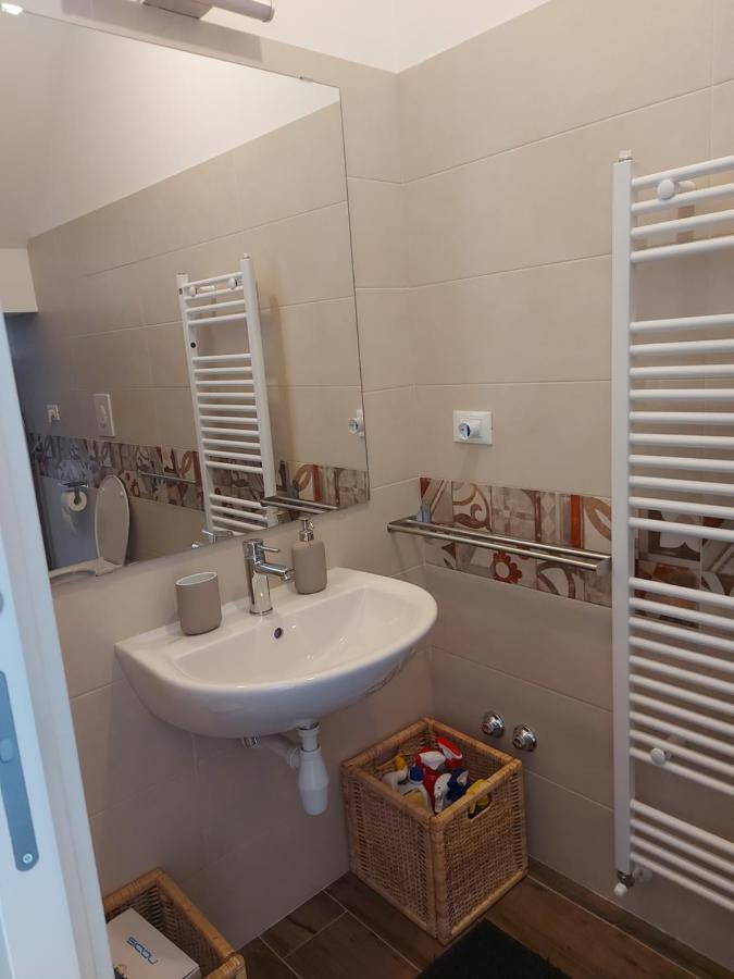 Appartement Il Caddi - Caratteristico Monolocale In Pieno Centro Storico à LʼAquila Extérieur photo